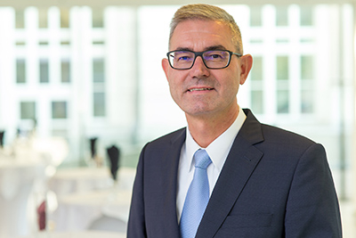 „Unsere Kunden werden von dieser gebündelten Kompetenz, unserer hohen Service-Orientierung und der Agilität, mit der wir schnell handeln und reagieren können, profitieren", ist Peter Giffinger überzeugt (Quelle: Pflügl).