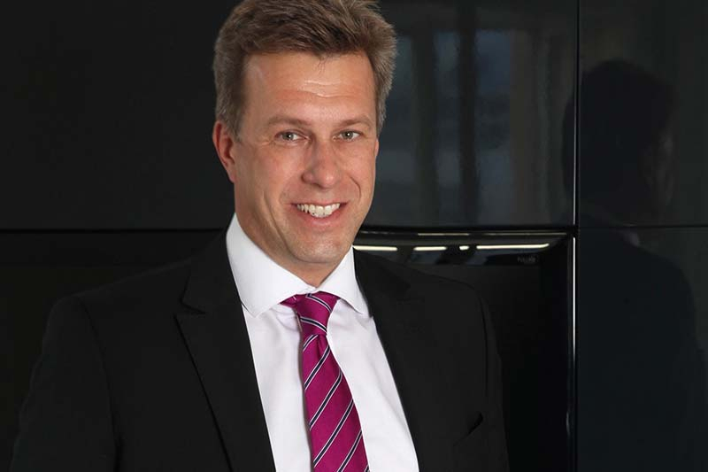 Foto: Klaus Schmid. Der NTT DATA-CEO kann auf Know-how der Gruppe zugreifen.