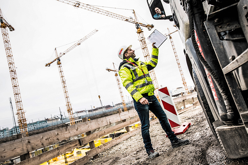 Steigende Bedeutung der Baulogistik: Sowohl beim Transport als auch auf der Baustelle selbst werden Flexibilität und Transparenz immer wichtiger. (Quelle: Zeppelin Rental).
