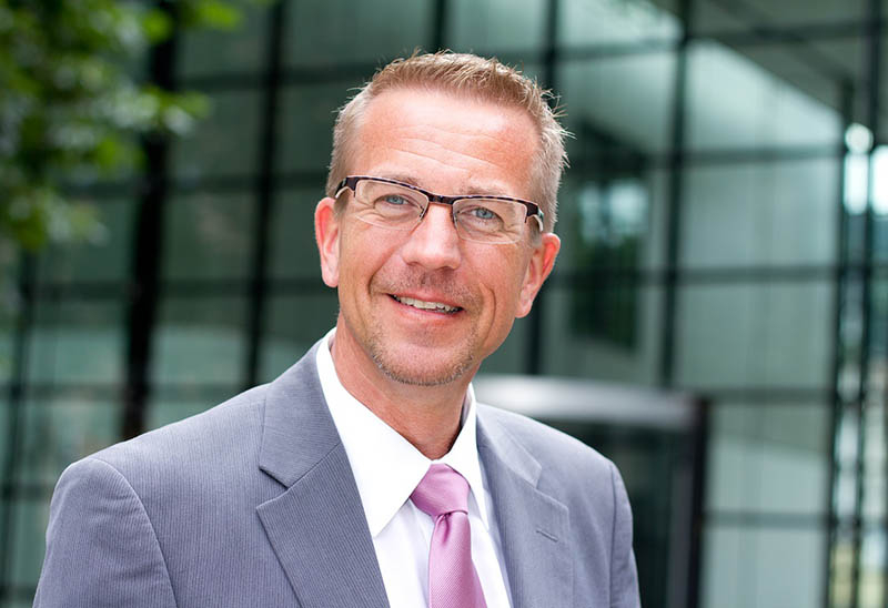 Jörg von der Heydt integriert mit "Skybox Security" mehr als 120 Netzwerk- und Sicherheitslösungen für Sicherheitsfachleute.