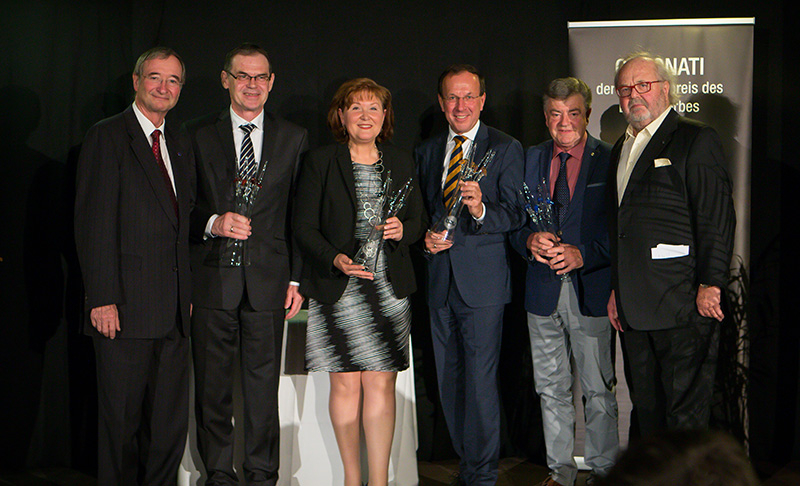 Bundesinnungsmeister Bau Hans-Werner Frömmel mit den Coronati-Preisträgern Christoph Leitl, Johann Jastrinsky, Susanne Haubner (i.V. Peter Haubner), Wolfgang Gleissner und Walter Schragner (i.V. Manfred Haimbuchner) (v.l.n.r.).