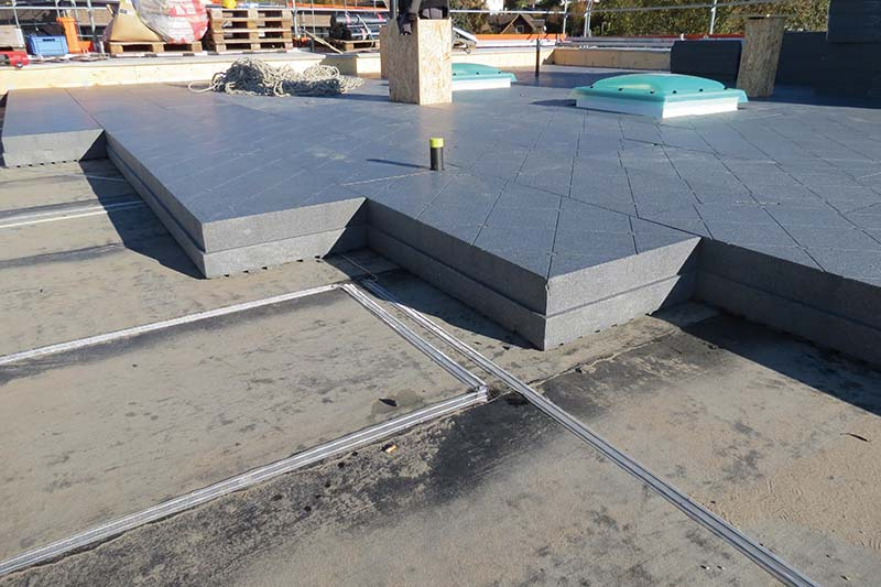 Foto: Durch die Installation eines Feuchtemonitoring-Systems können Wassereintritte früh erkannt, schnell lokalisiert und behoben werden.