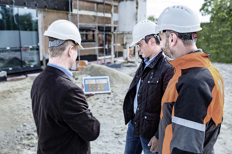 Foto: Mit BauMaster soll nicht nur die Zettelwirtschaft endlich ein Ende haben, auch der Einsatz von Excel & Co und das E-Mailaufkommen sollen deutlich reduziert werden.