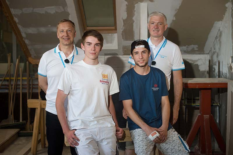 Foto: Sieg für österreichisches Team bei internationalem Trockenbaulehrlingswettbewerb in Celje, Slowenien.