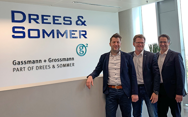 Eduard Lugger, gewerberechtlicher Geschäftsführer und Prokurist bei Gassmann + Grossmann, Marc Guido Höhne, Geschäftsführer von Drees & Sommer in Österreich, und Jürgen Brandstetter, Geschäftsführer bei Gassmann + Grossmann & Partner der Drees & Sommer SE.